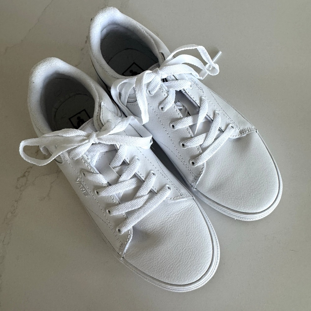 Vans Filmore Decon Sneaker Youth Size 4 White Leather Low Top Skate Shoe